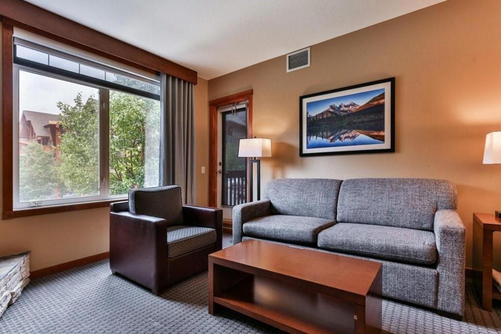 Falcon Crest 1br 1pullout