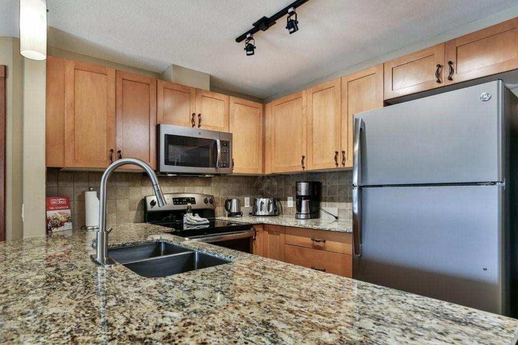 Falcon Crest 1br 1pullout