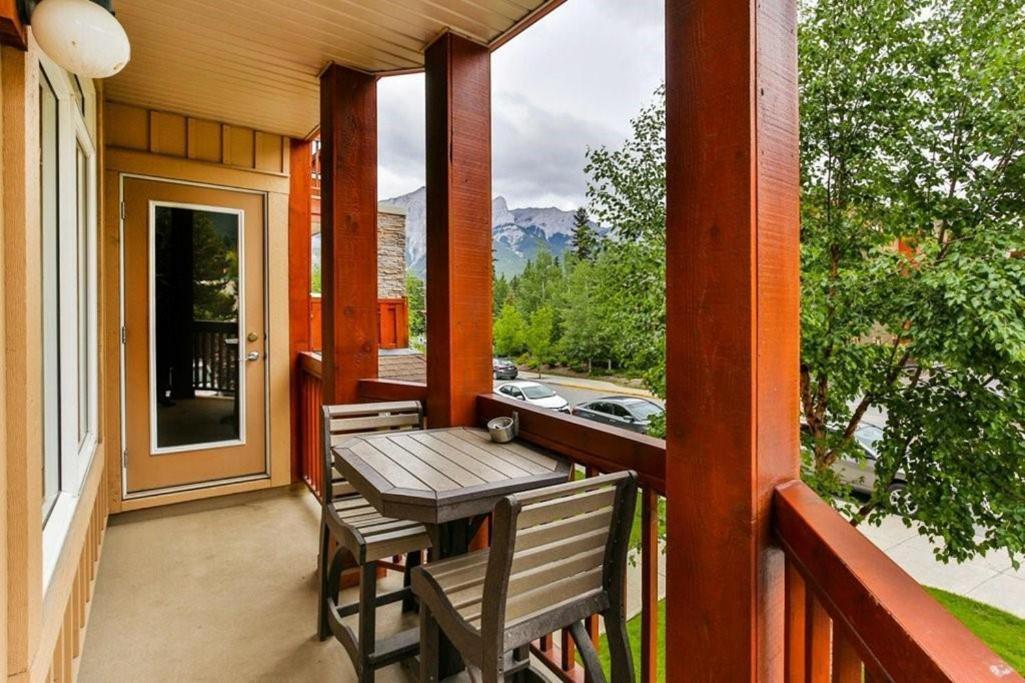 Aparthotel Falcon Crest 1br 1pullout Canmore